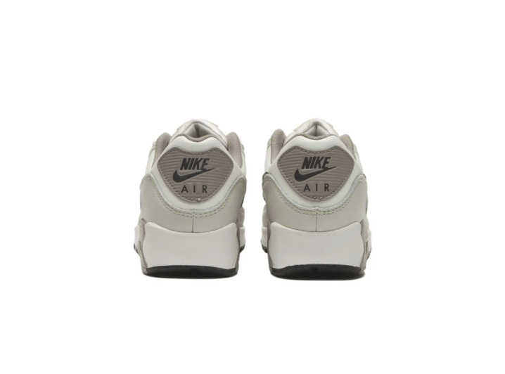 Nike Air Max 90 "Snakeskin" Low-Top Sneakers for Women — изображение 2