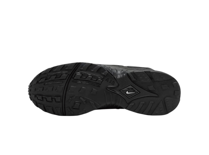 Nike Air Terra Humara SP - Unisex Low-Top Sneakers - Black — изображение 2