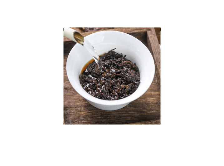 Pu-erh tea "Seven Sons" from San Yin, Yunnan, Menghai, 357g, Lao Ban Zhang, aged, strong aroma, ancient tea bar — изображение 3