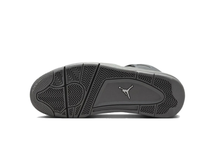 The Jordan Air Jordan 4 SE "Smoke Grey" is a mid-top basketball shoe for men. — изображение 2