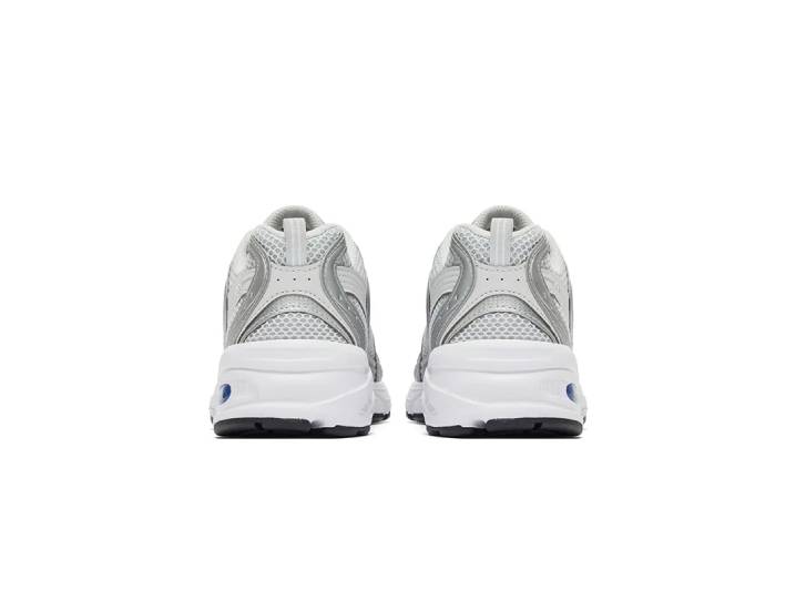 New Balance NB 530 Spring low-top unisex sneakers in silver and blue. — изображение 3