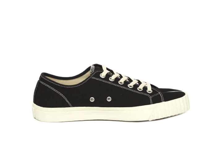 Stylish low-top sneakers from Maison Margiela Tabi for men. — изображение 5