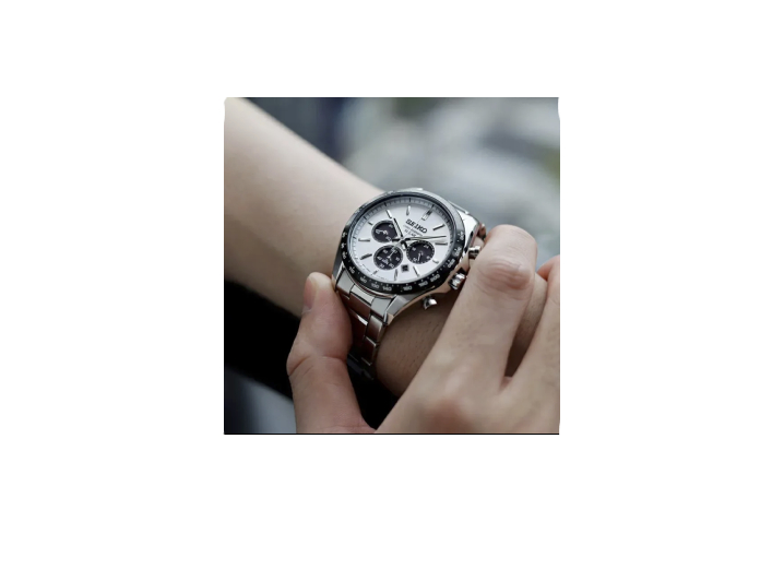 SEIKO men's watch with solar-powered quartz movement and stainless steel strap. — изображение 2