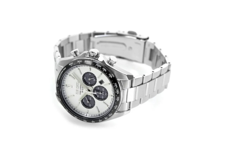 SEIKO men's watch with solar-powered quartz movement and stainless steel strap. — изображение 4