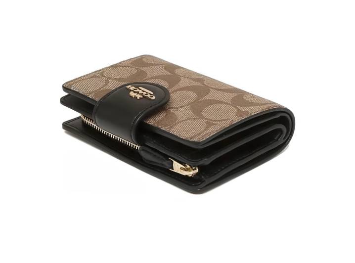 Coach Medium Corner Zip Wallet в фирменной расцветке «Khaki/Black» — изображение 3