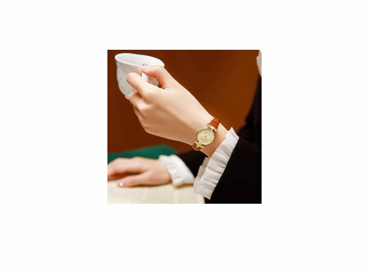 Vivienne Westwood Queen Elizabeth Brown miniature vintage quartz watch with genuine leather strap. — изображение 3