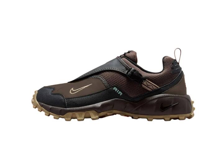Nike ACG Phassad Men's Hiking Shoes, Brown.