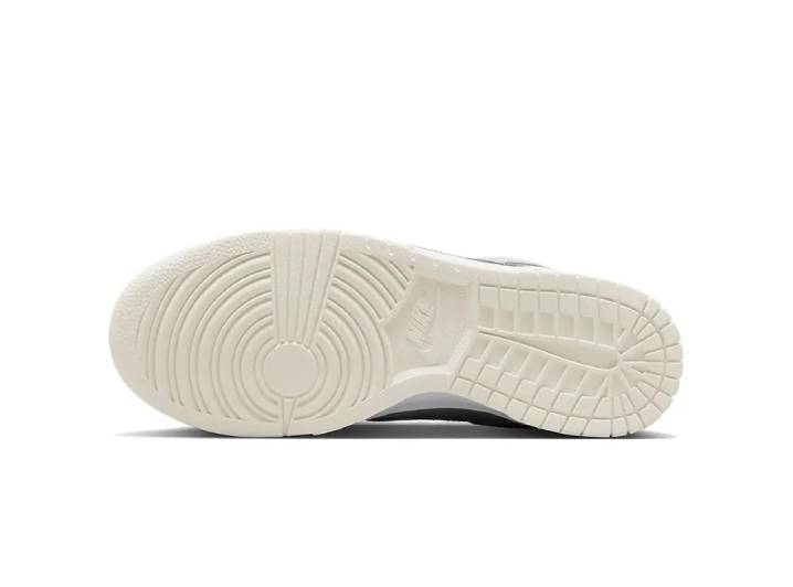 Nike Dunk White Sailor Women's Leather Low Top Sneakers in Navy White. — изображение 2