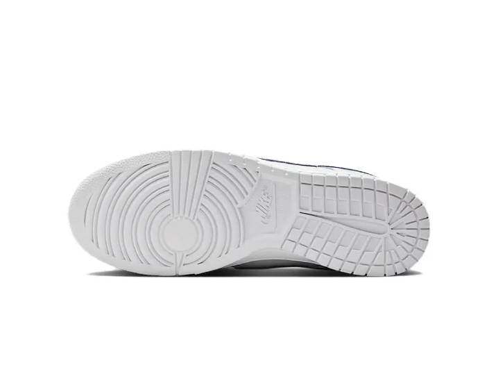 Nike Dunk Low: Men's White/Grey Low Sneakers — изображение 2