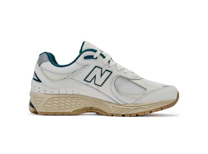 New Balance NB 2002R Retro Sports Leather and Fabric Unisex Sneakers in White and Green — изображение 4