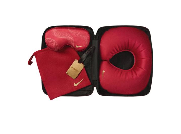 Nike Simple Portable Practical Set with Storage Box and Eye Mask Pillow/Pillow (Red) — изображение 4