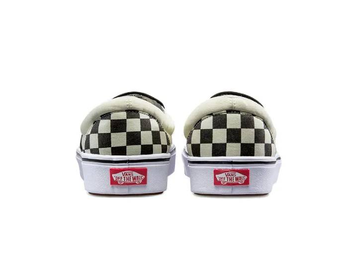 Vans slip-on super stretchy low-top sneakers, unisex, black and white checkered pattern — изображение 3