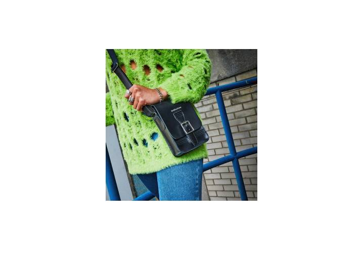 Dr. Martens Flap-Opening Leather Crossbody Bag, Unisex Style, Black. — изображение 4