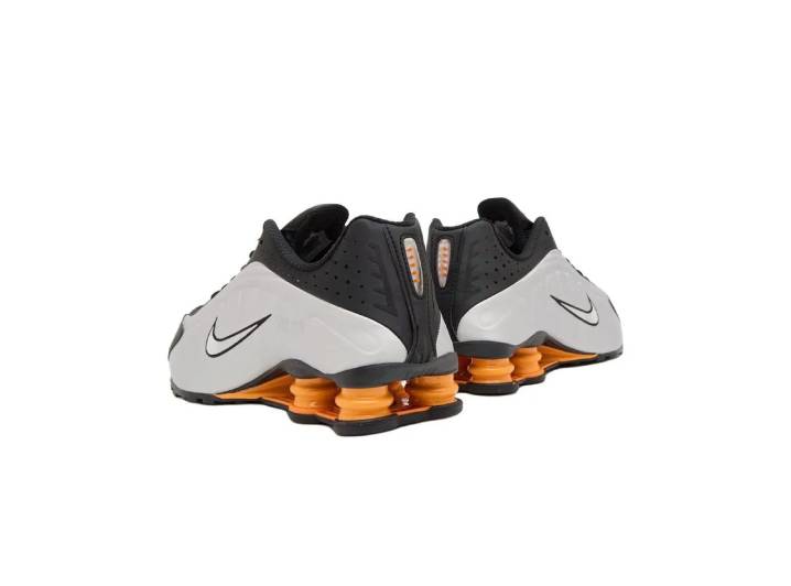 Nike Shox R4: Low-top running sneakers, unisex, black and silver. — изображение 3