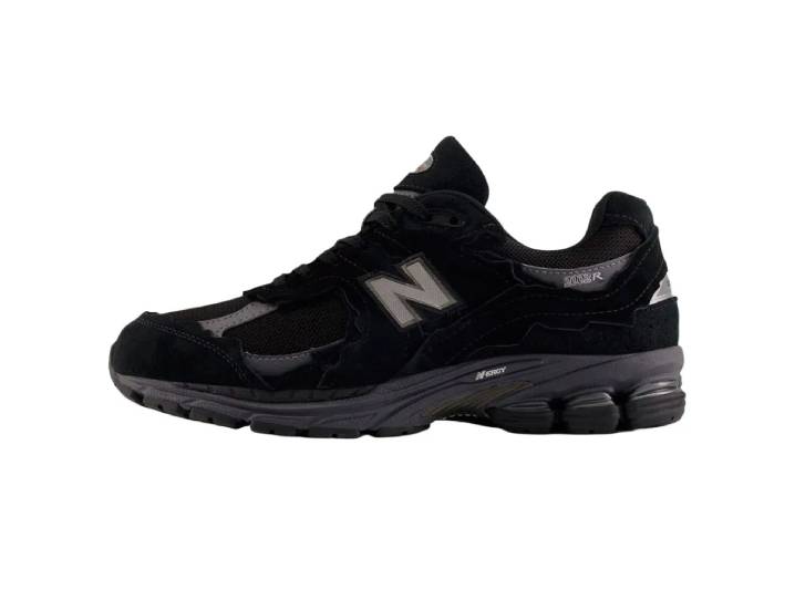 New Balance NB 2002R Gore-Tex Comfortable Fit Running Shoes, Unisex, Black