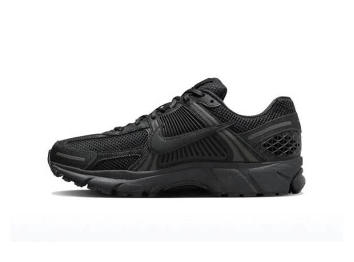 Nike Zoom Vomero 5 sneakers – non-slip, breathable, low-top, casual, unisex, black.