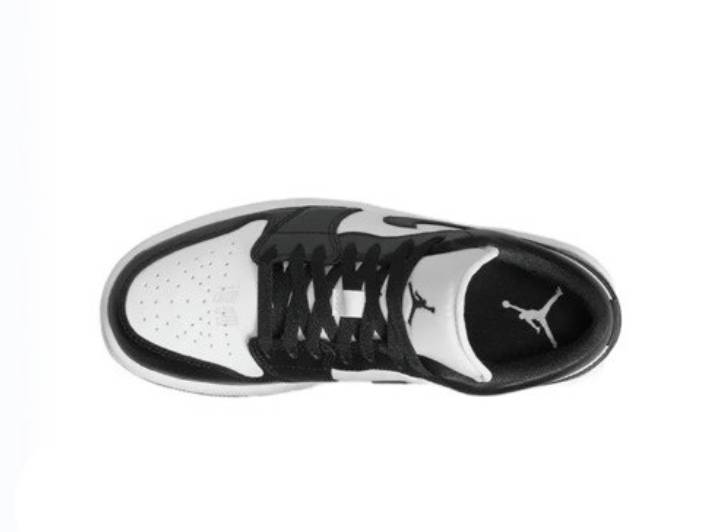Jordan Air Jordan 1 "Panda" — stylish women's low-top retro leather sneakers. — изображение 2