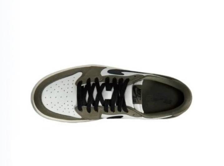 Men's Jordan Air Jordan 1 Low sneakers in the "Reverse Swoosh" — изображение 3