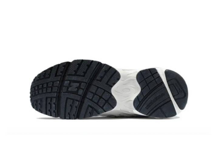 New Balance NB 725 men's sneakers: durable low-profile shoes for everyday wear and running. — изображение 2