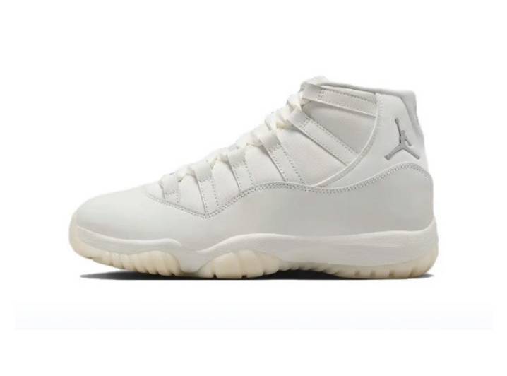 Jordan Air Jordan 11 RETRO Pearl Lightweight Cushioned Mid-Top Retro Basketball Shoes Women's Pearl White