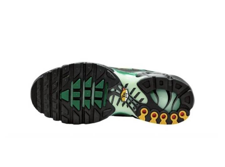 Nike Air Max Plus Sneakers: Comfortable, Versatile, Cushioned, Low-Top, Casual, Unisex, Green and Black. — изображение 2