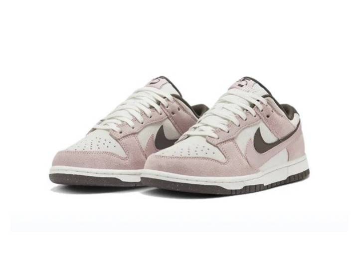 Nike Dunk Low Double Swoosh Leather Low-Top Sneakers, Women's, Pink. Features a soft, comfortable, thin sole for cushioning. Pink — изображение 5