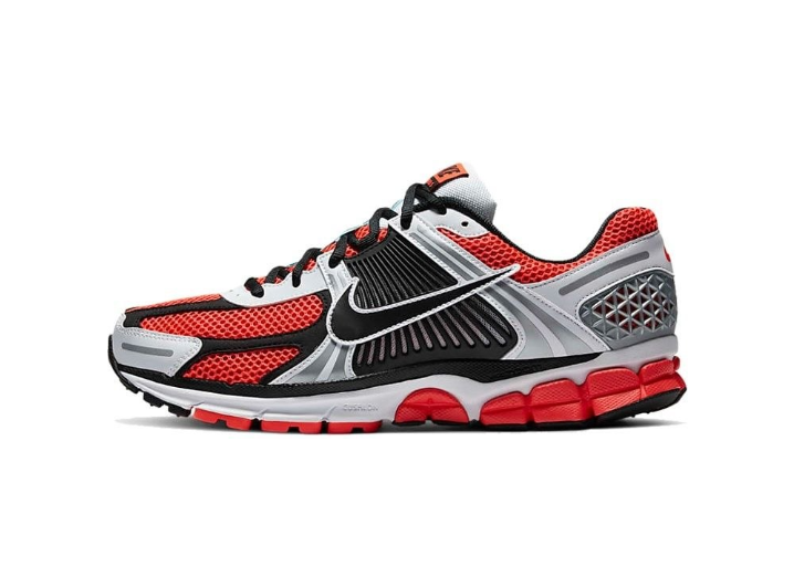 Nike Zoom Vomero 5 — мужские беговые кроссовки, Black/Red/White