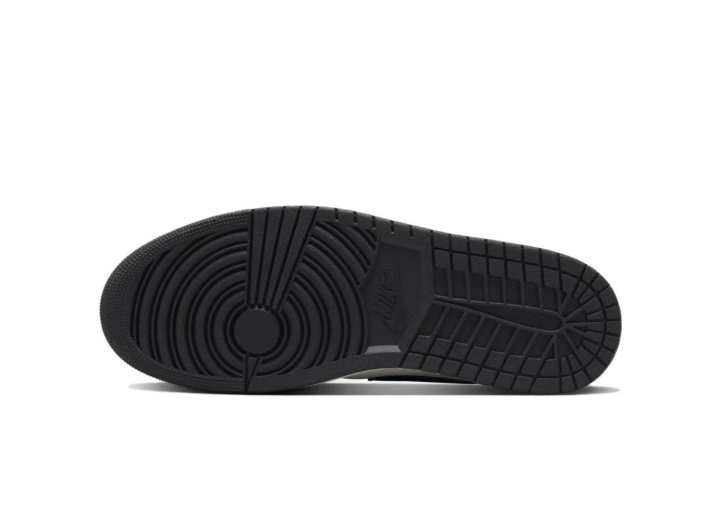 Nike Air Max Plus Tiempo Durable Low-Top Casual Shoes for Women, Black and White — изображение 2