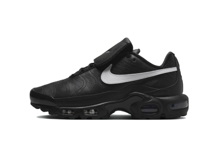 Nike Air Max Plus Tiempo Durable Low-Top Casual Shoes for Women, Black and White