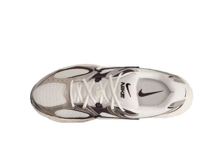 Nike V5 RNR: Мужские кроссовки в цвете Phantom Gray/Gentle Cool — изображение 4