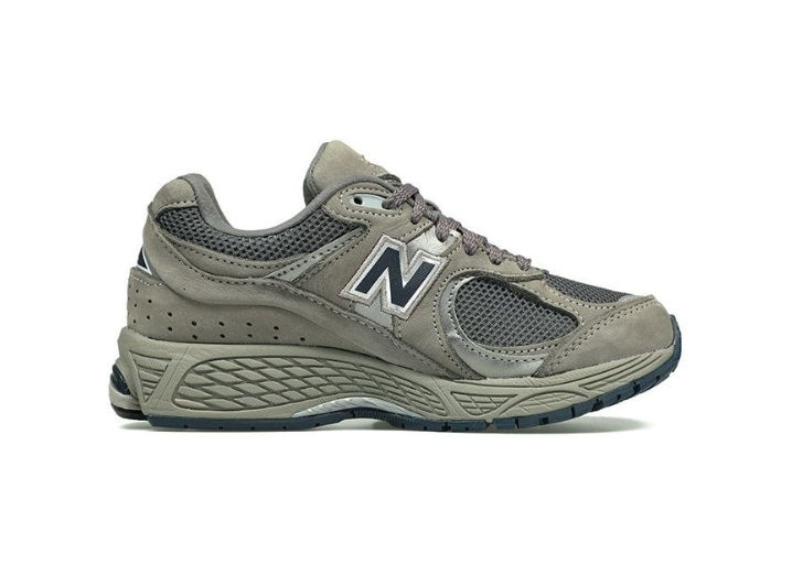New Balance 2002R: Кроссовки из ткани и кожи в сером цвете — изображение 4