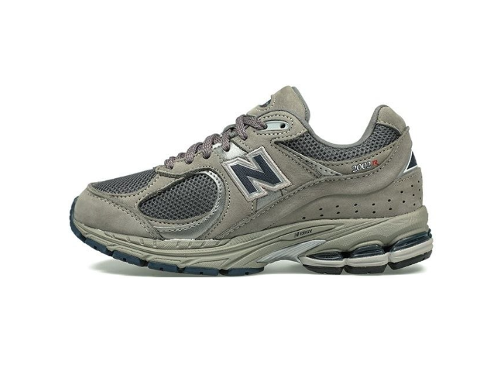 New Balance 2002R: Кроссовки из ткани и кожи в сером цвете — изображение 5