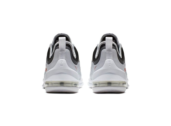 Nike Air Max Axis: Мужские низкие кроссовки в чёрно-белом цвете — изображение 5
