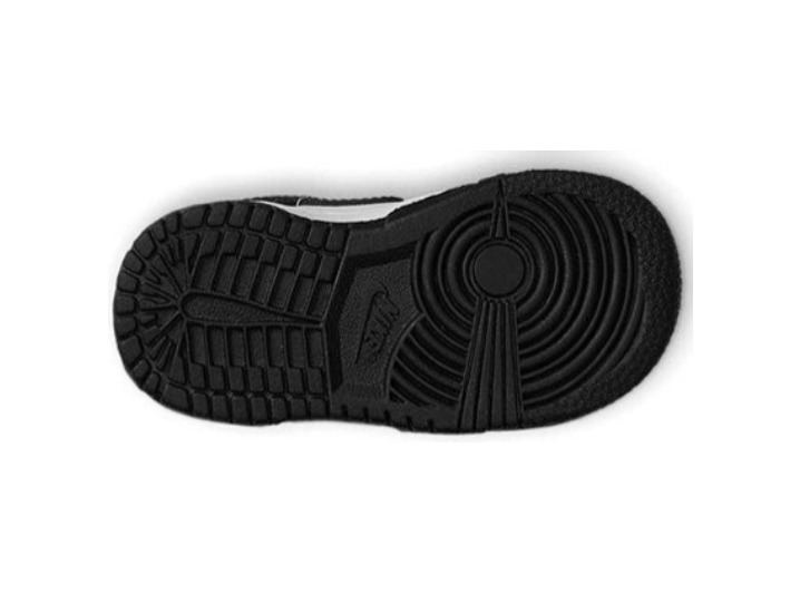 Nike Dunk: Детские низкие кеды в чёрно-белом цвете — изображение 6