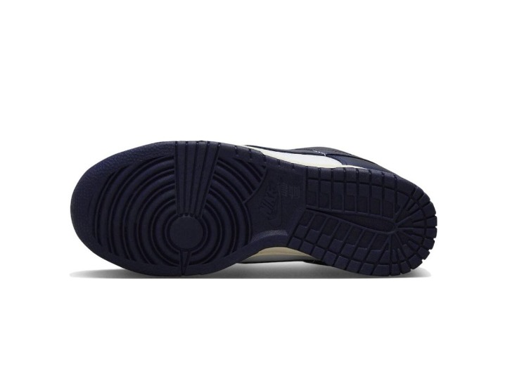 Nike Dunk "Midnight Navy and White" Leather Low-Top Sneakers, Women's, Navy Blue 2023 Edition — изображение 2