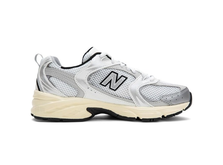 New Balance 530: Унисекс-кроссовки в серебристо-чёрном цвете — изображение 2