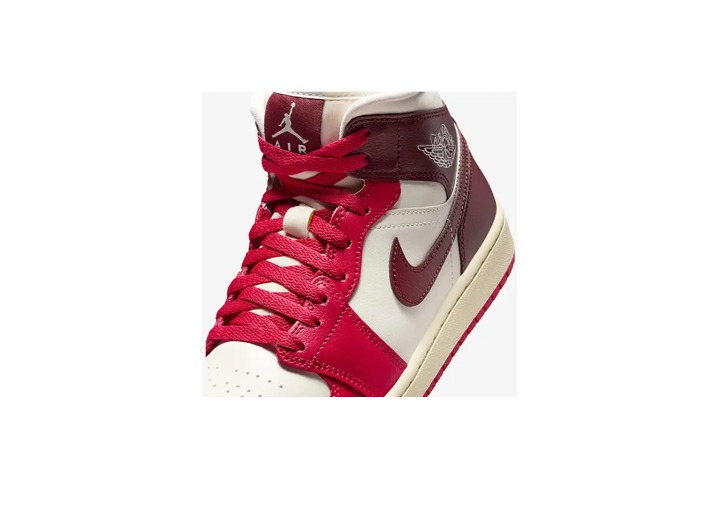 Jordan Air Jordan 1: Женские кроссовки средней высоты в красно-белой гамме — изображение 5
