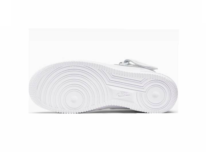 Nike Air Force 1 '07: Женские кроссовки средней высоты в белом цвете — изображение 2