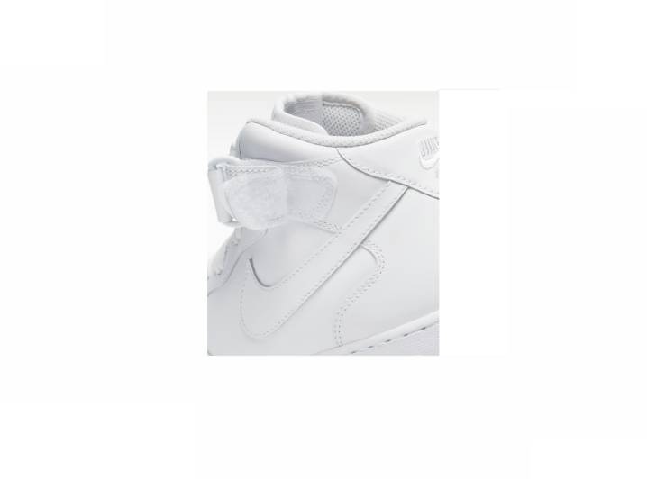 Nike Air Force 1 '07: Женские кроссовки средней высоты в белом цвете — изображение 3