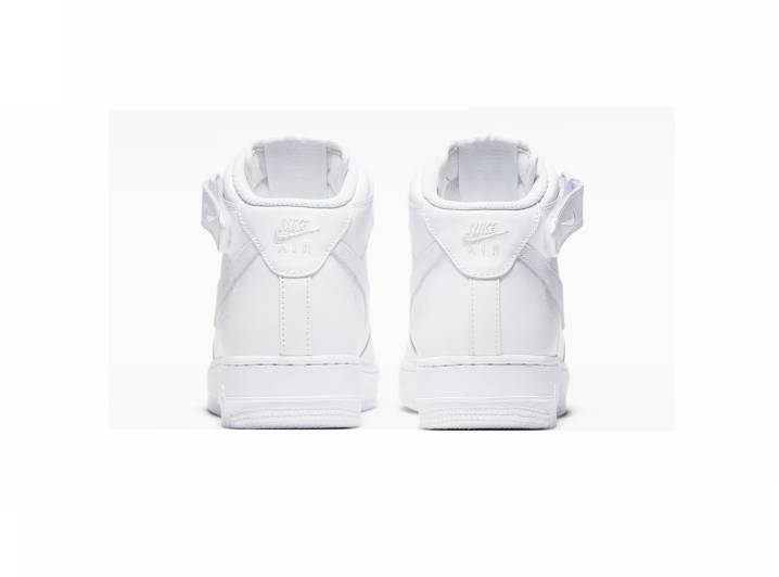 Nike Air Force 1 '07: Женские кроссовки средней высоты в белом цвете — изображение 6