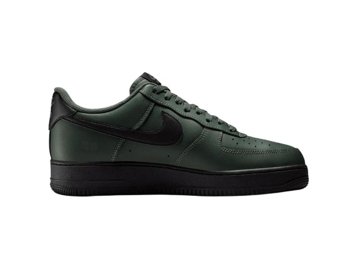 Nike Air Force 1 '07: Унисекс-кроссовки в камуфляжном зелёном цвете — изображение 4