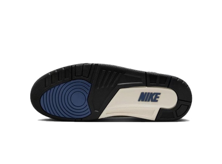 Jordan × A Ma Maniére Air Jordan 3 "Diffused Blue": Мужские ретро-баскетбольные кроссовки в бело-синей гамме — изображение 3