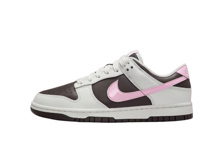 Nike Dunk Low "Pink Swoosh": Женские низкие кроссовки в бело-розовой гамме